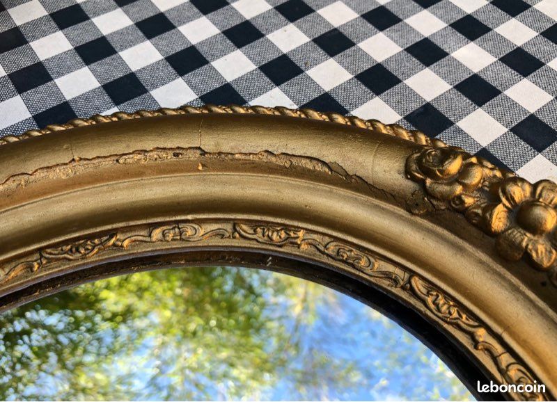 Ancien Miroir Ovale en Bois Sculpté Doré (image 11)