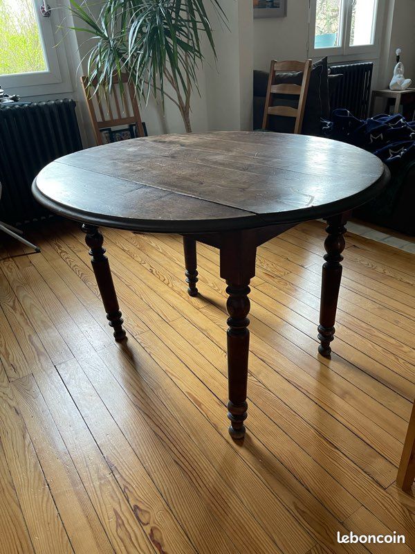 Table (image 1)