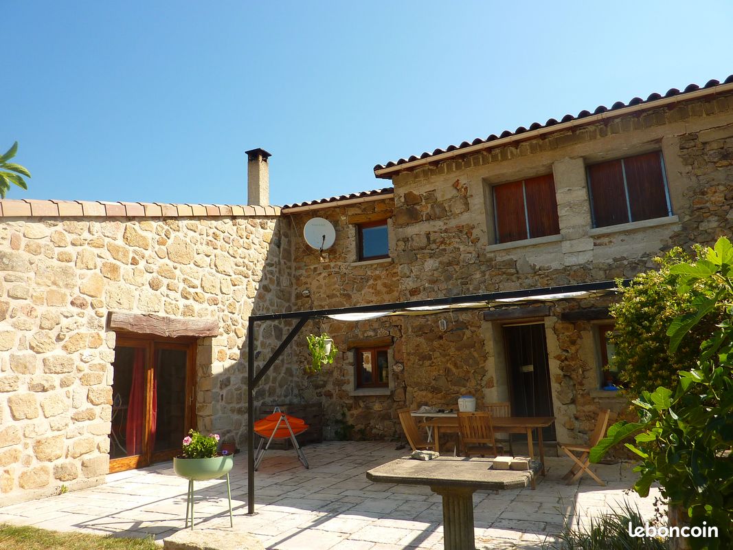 Maison 6 pièces 190 m² · à Vernoux-en-Vivarais · 190 m² · 310 000 €