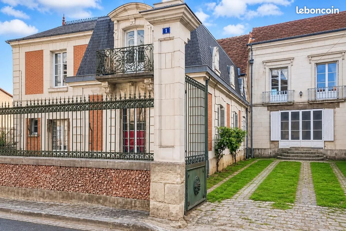 Maison 10 pièces 368 m² · à Preuilly-sur-Claise · 368 m² · 82 000 €