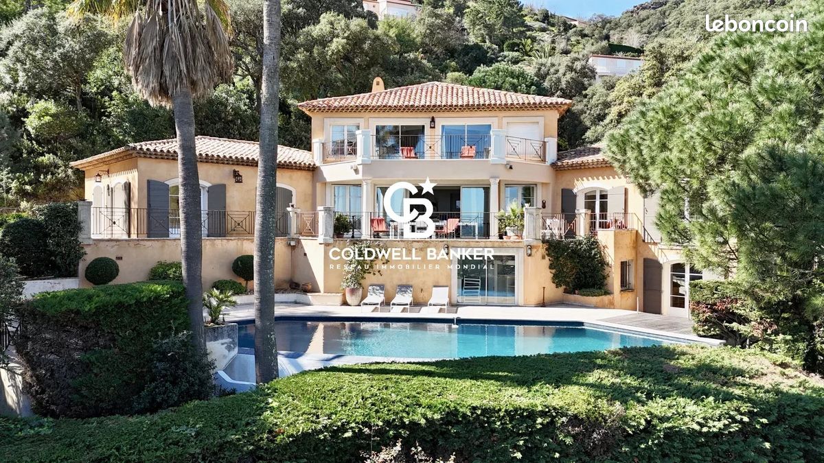 Maison 10 pièces 360 m² · à Cavalaire-sur-Mer · 360 m² · 2 250 000 €