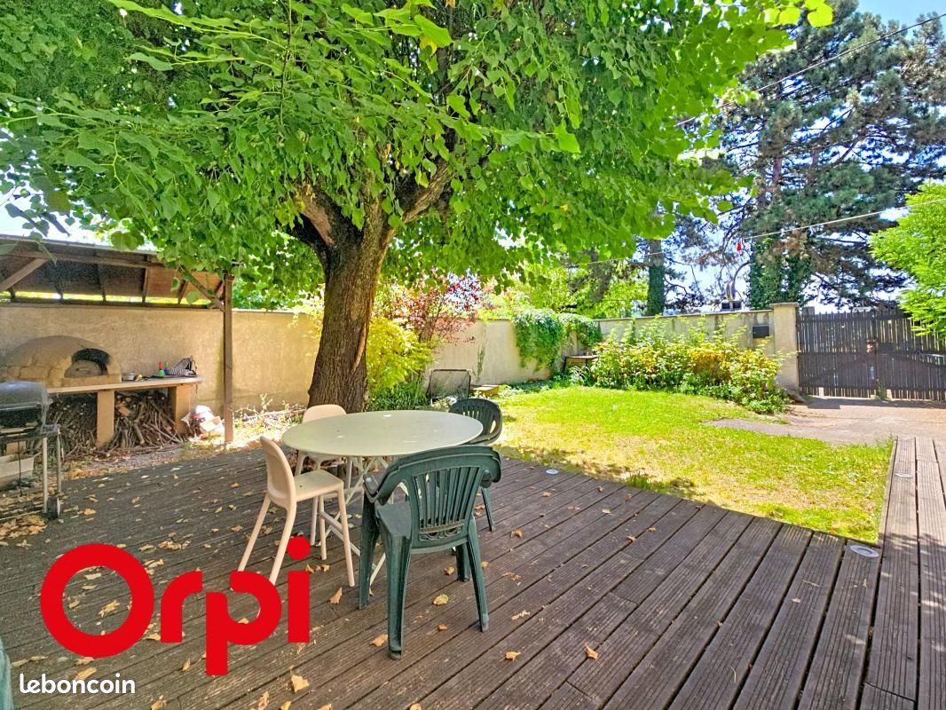 Maison 4 pièces 115 m² · à Bourgoin-Jallieu · 115 m² · 1 250 €/mois