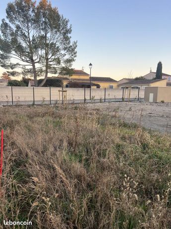 Terrain 355 m² Noves