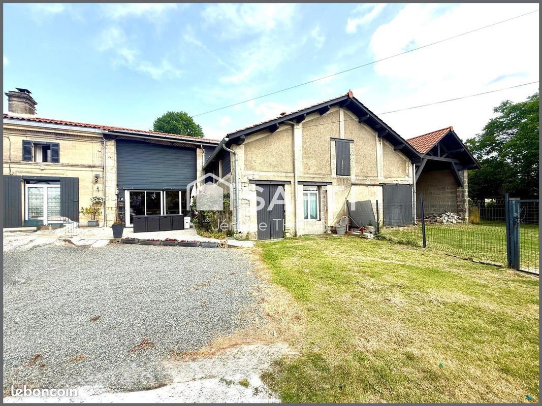 Maison 9 pièces 315 m² · à Saint-Christoly-de-Blaye · 315 m² · 290 000 €