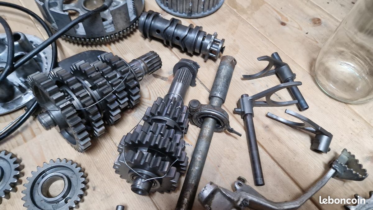 Ressort Inférieur De Fourche Pour KTM 240 GS 1989 - Pièce D'occasion, état Fonctionnel