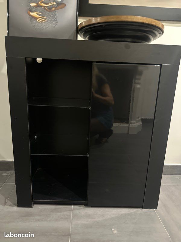 Console (image 1)