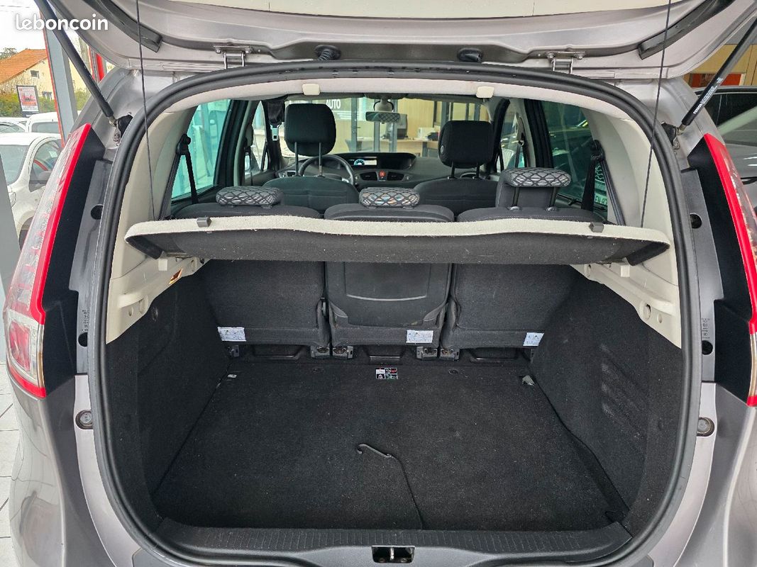 Renault scenic 3 1.6 dci - 16v turbo annee 2011 222000 (image 6)