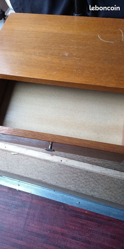 Petite table de chevet suédoise (image 2)