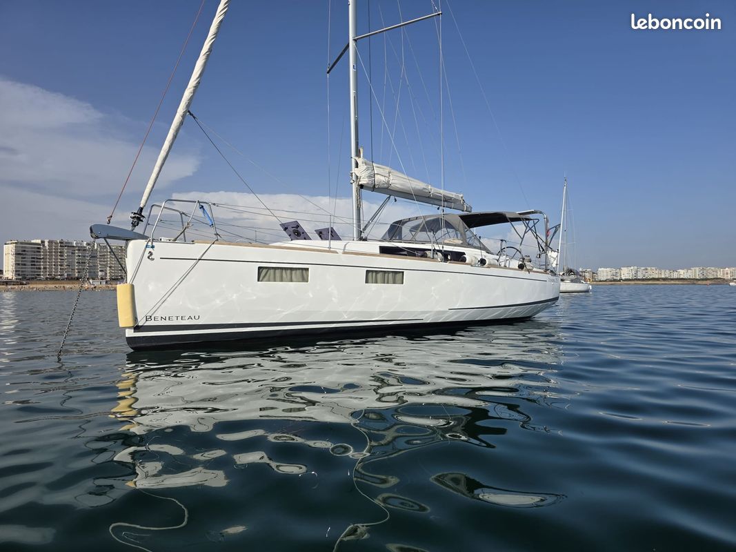 OCEANIS 35.1 (BENETEAU) — View photo 1