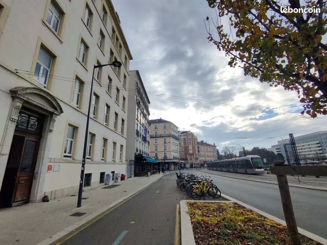 Appartement 1 pièce 25 m² · à Grenoble · 25 m² · 90 000 €