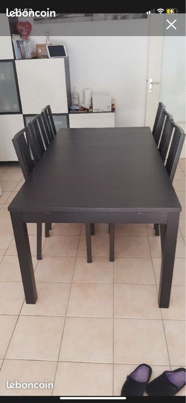 Table ikea (image 1)