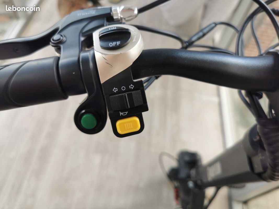 Trottinette éléctrique Mobygum Xenon R V2 + support téléphone + Antivol Menottes costaud - Sport & Plein air