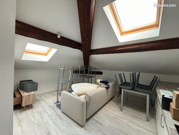Location Appartement meublé sous combles à Villars (42)