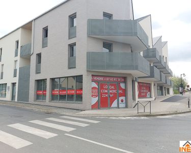 Local commercial 224 m² TINTENIAC 