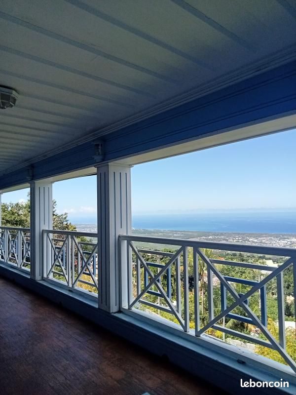 Appartement 3 pièces 70 m² · à L'Étang-Salé · 70 m² · 1 140 €