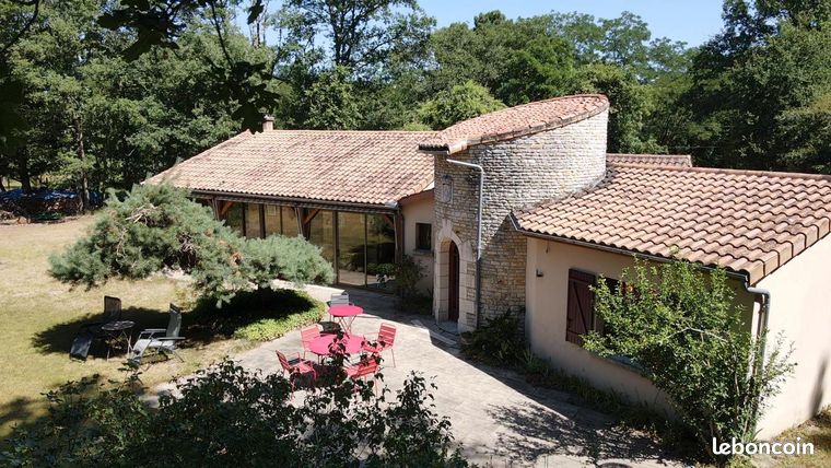 Maison 4 pièces 196 m²