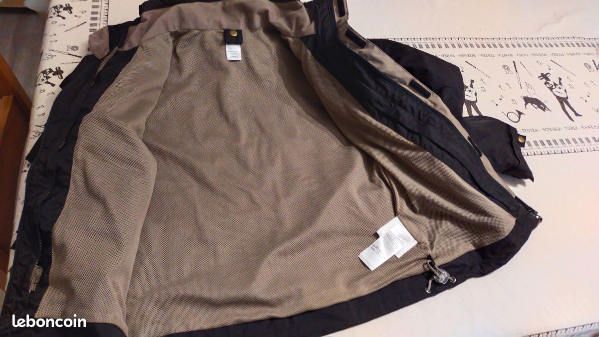 Blouson capuche amovible (image 3)