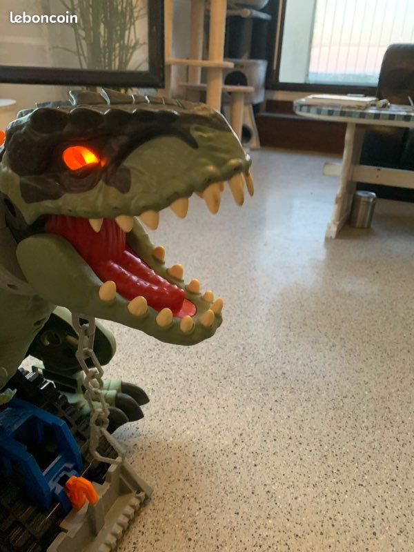 Gros dinosaure avec bruitages sonores (image 3)