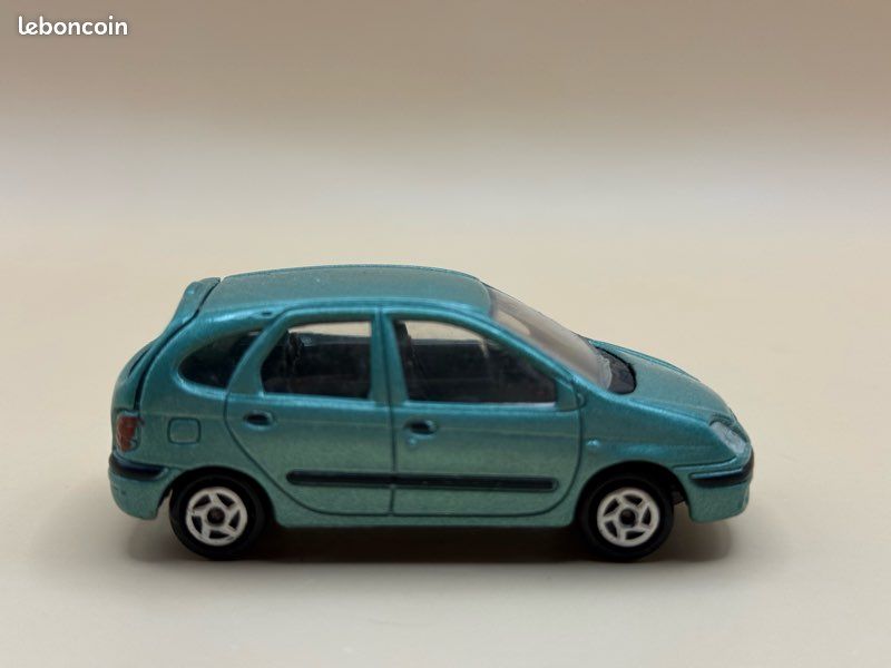 Majorette 1/57 Renault Scenic II (image 4)
