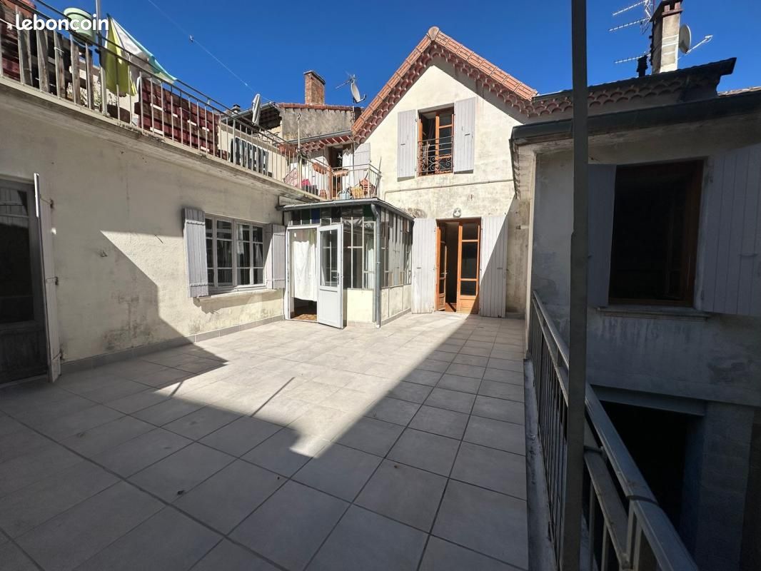 Immeuble 1 pièce 165 m² · à Vals-les-Bains · 165 m² · 259 000 €