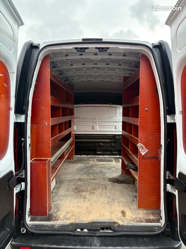 Renault trafic L2H2 dci 125ch grand confort (image 9)