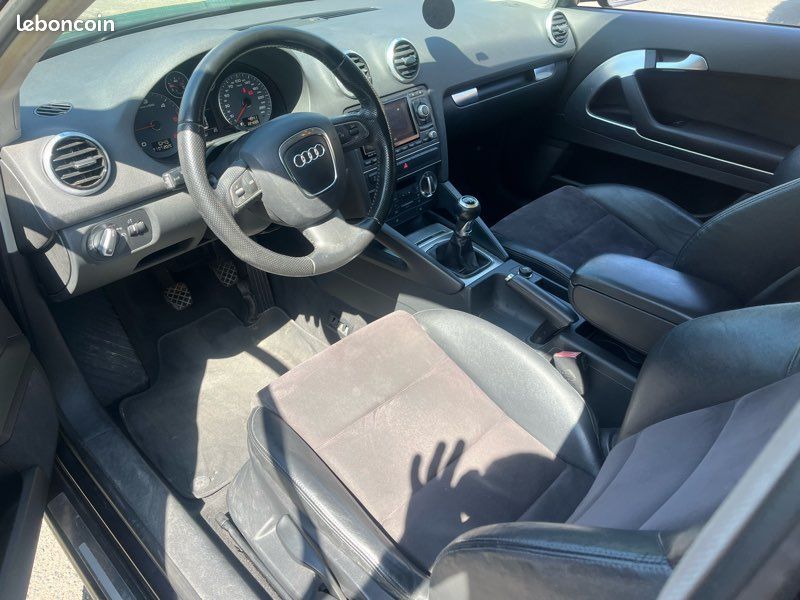 Audi A3 AMBITION première main (image 3)