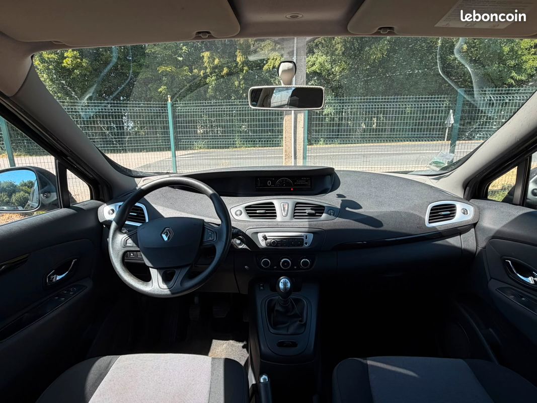 RENAULT Scénic III Phase 2 1.5 dCi eco2 95 cv Crit'Air 2 (image 5)