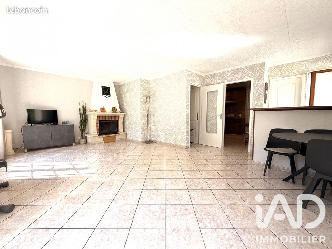 Maison 3 pièces 82 m² · à Champs-sur-Marne · 82 m² · 345 000 €