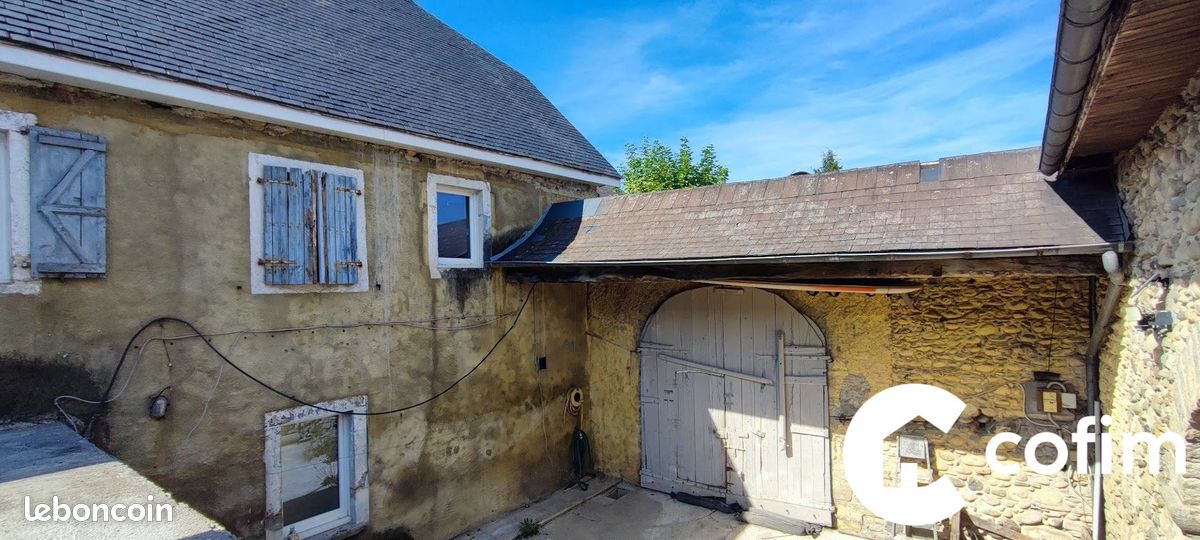 Maison 7 pièces 216 m² · à Escout · 216 m² · 130 000 €