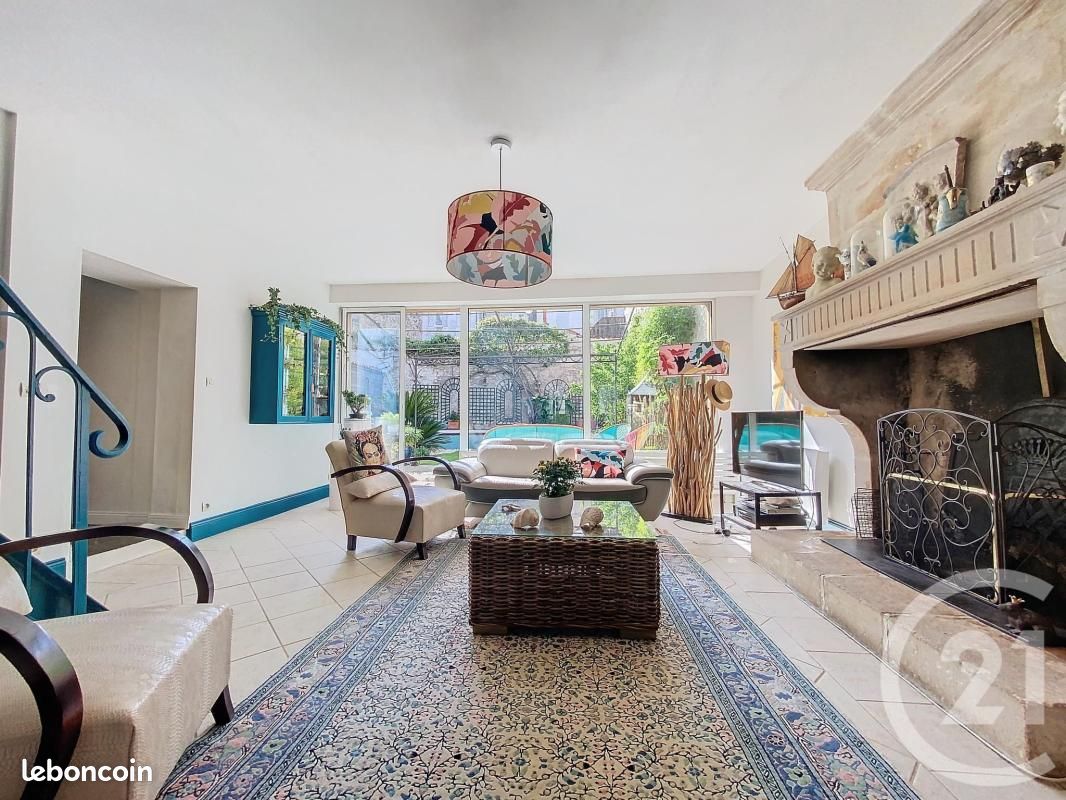 Maison 7 pièces 203 m² · à Rochefort · 203 m² · 499 000 €