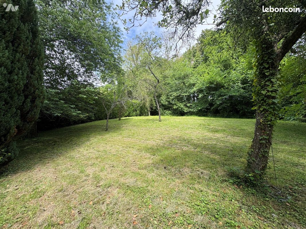 Terrain 2026 m² · à Franqueville · 2 026 m² · 10 500 €