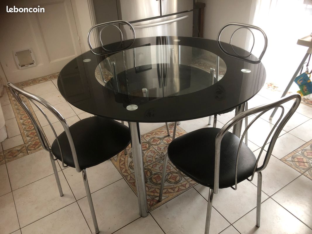 Tables et chaises (image 1)