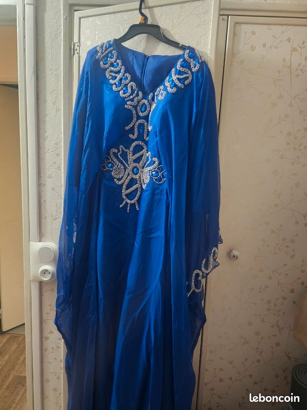 Robe dubai neuve jamais mise soutien gorge intégré (image 2)