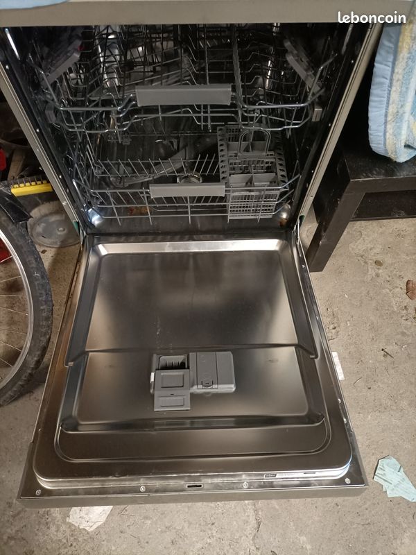 Lave vaisselle neuf 200 eu neuf (image 2)