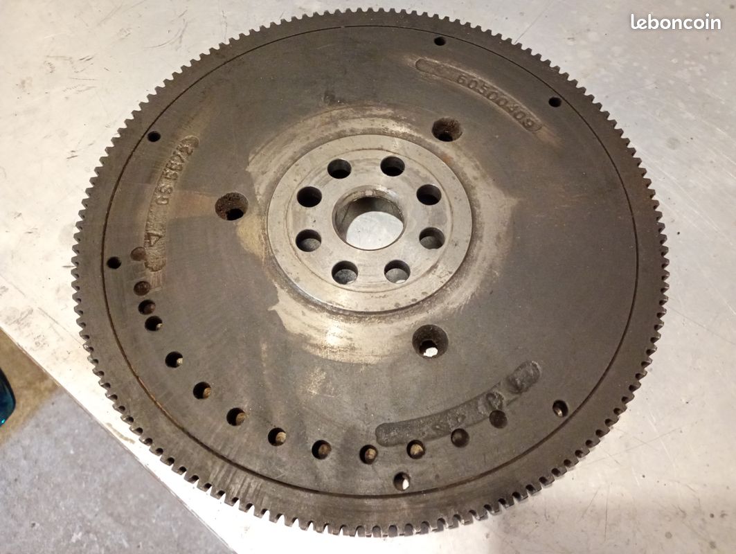 Volant moteur Alfa Romeo 2.0 V6 et 3.0 V6 12 S (image 1)