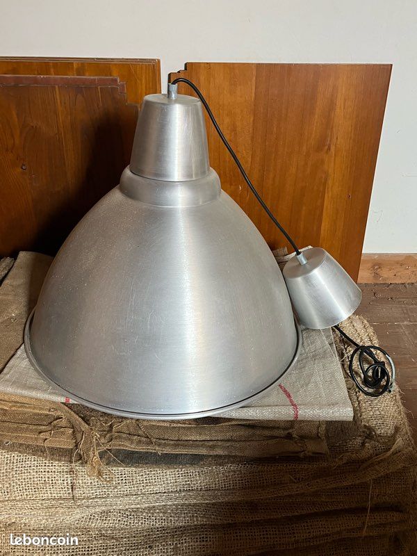Suspension industrielle (image 1)