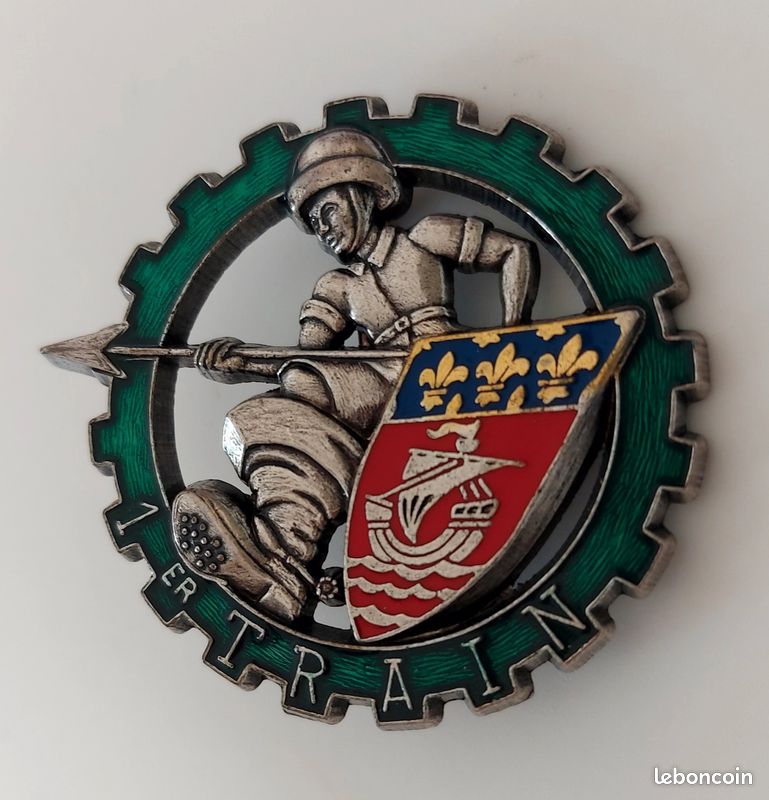 Insigne pucelle militaire du 1er Régiment du Train (image 1)