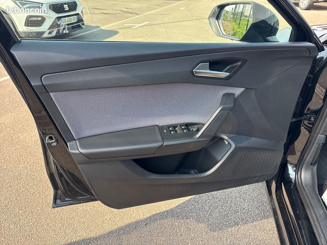 SEAT Leon 1.5 eTSI Hybrid 115 DSG7 Copa (image 21)