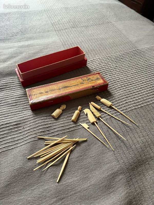 Ancien Jeu De Jonchets Miniature En Os Sculpté Et Peint – Boîte En Bois – France