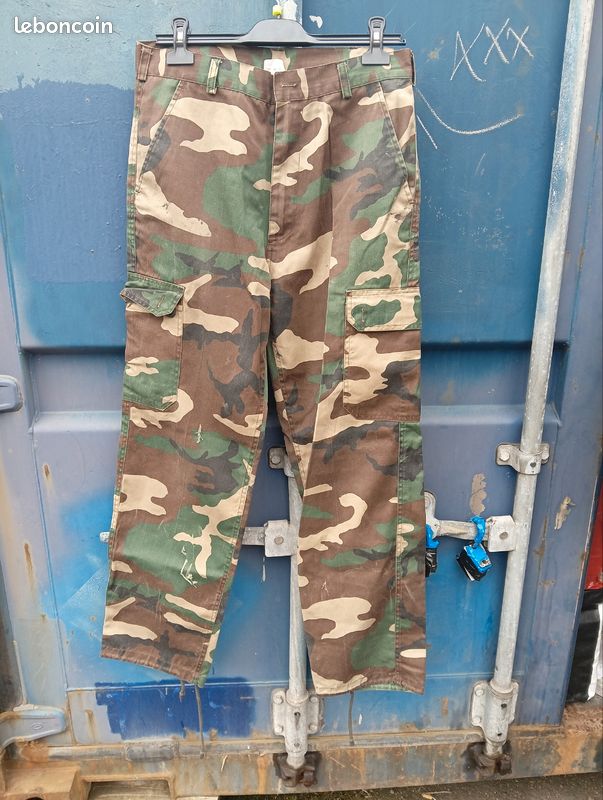 Pantalon camouflage militaire (image 1)