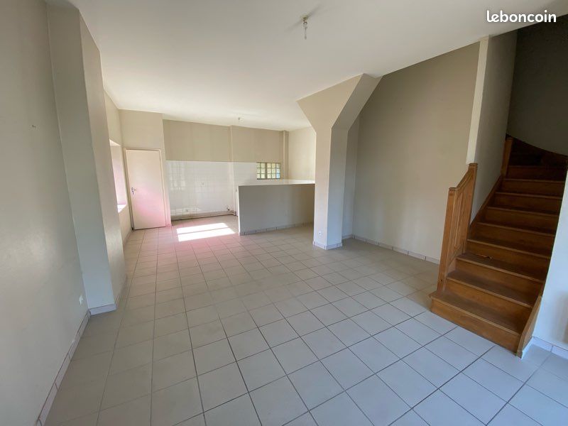 Maison 3 pièces 77 m² · à Château-Renard · 77 m² · 615 €