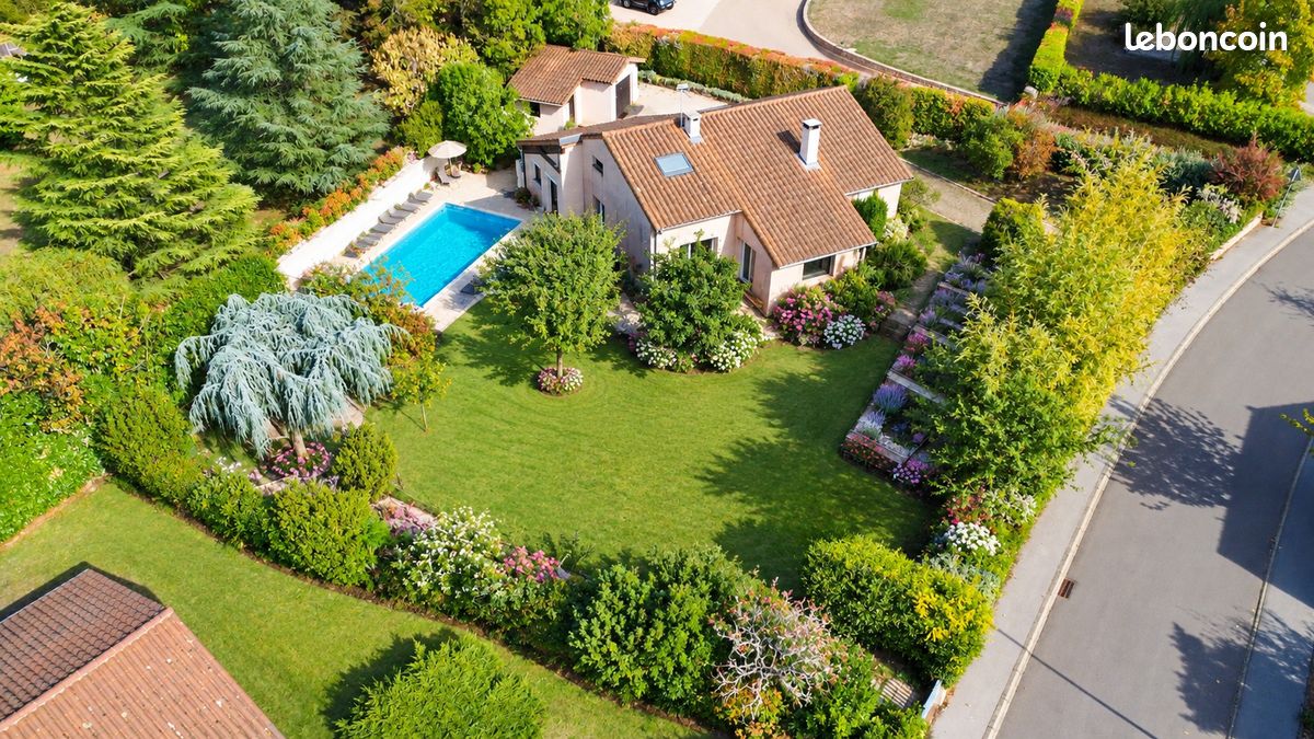 Maison 7 pièces 137 m² · à Chevagny-les-Chevrières · 137 m² · 375 000 €