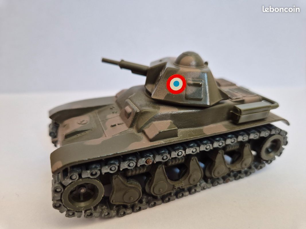 Char solido France le char léger R35 neuf avec accessoires n°233 01/73 - Véhicules militaria (12632591