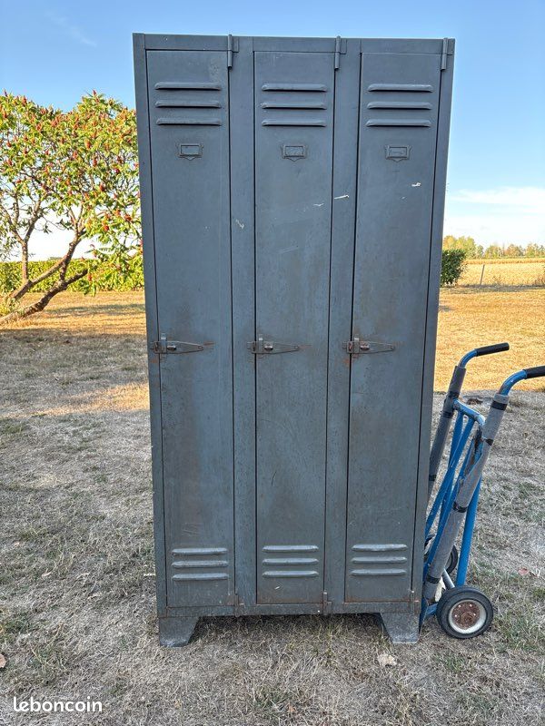 Vestiaire casier métallique (image 1)