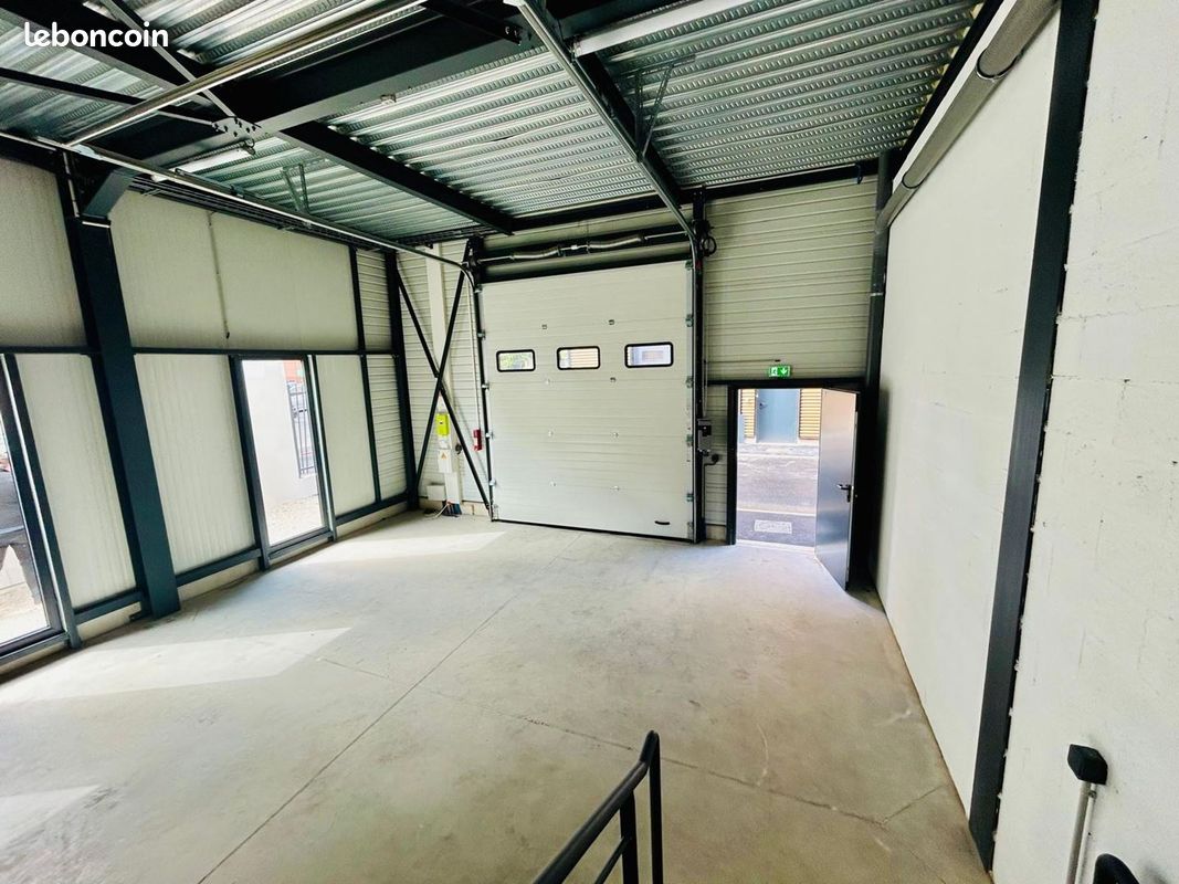 Entrepôt 128 m² BAGNOLET (image 5)