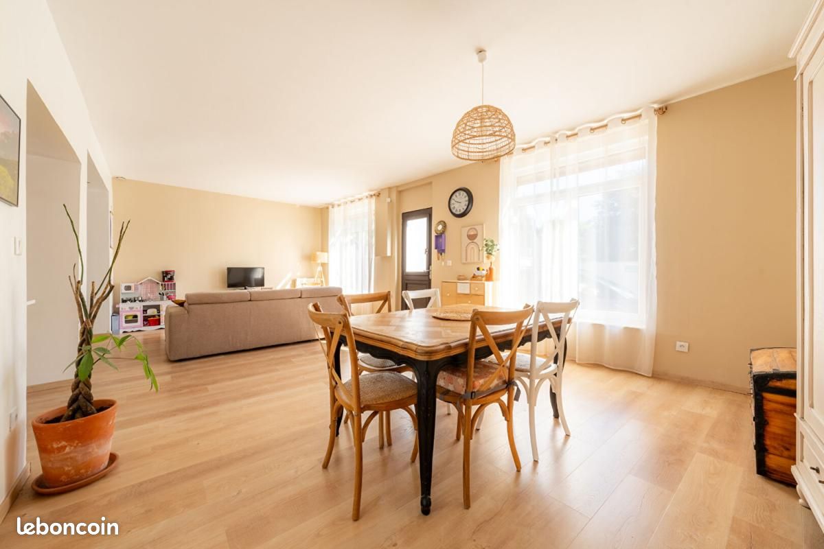 Maison 4 pièces 133 m² · à Lallaing · 133 m² · 196 500 €