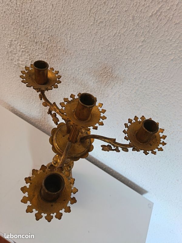 PAIRE DE BOUGEOIRS BRONZE XIXe RICHE DECORS fleur de lys mascaron ou grotesque