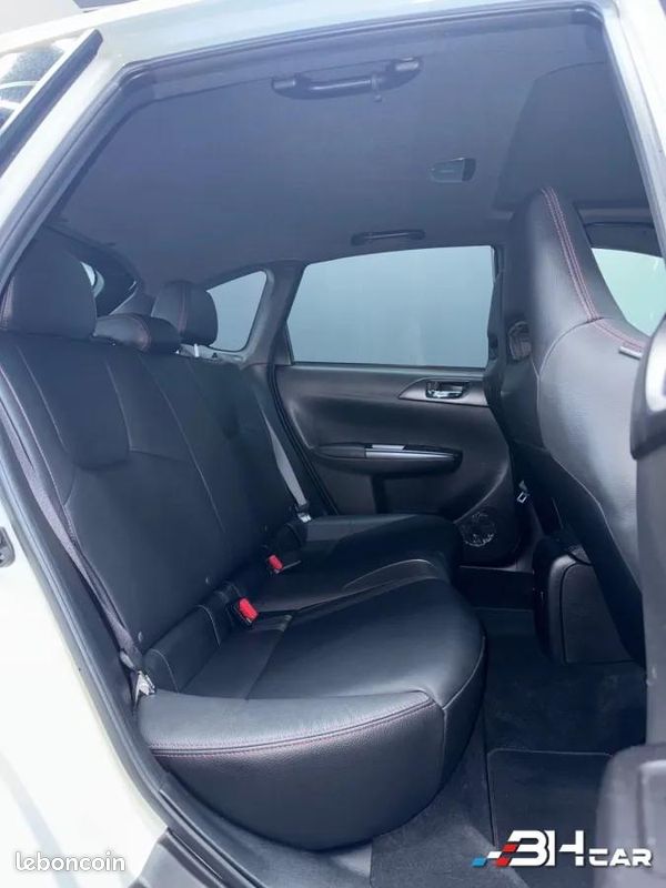 Subaru Impreza 2.5 300 WRX STI AWD (image 30)