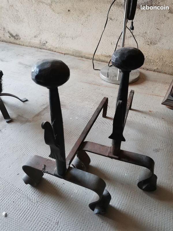Chenet de cheminee en fer forge (image 1)