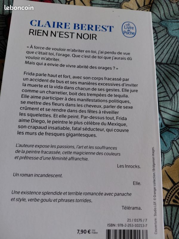 Livre de poche ,CLAIRE BEREST ,RIEN N EST NOIR (image 2)